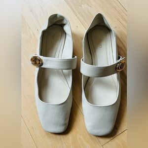 Arezzo Cream Women's Shoes with Gold Buckle